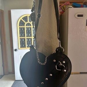 Black Heart-Shaped Crossbody Bag - Women's Fashion